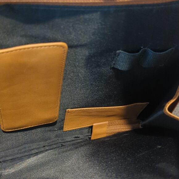 Levenger Business Tan Leather Briefcase with Crossbody Strap - Picture 2 of 15
